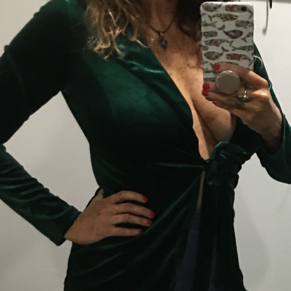 Blue Blush Velvet Tie-Front Top in Emerald Green